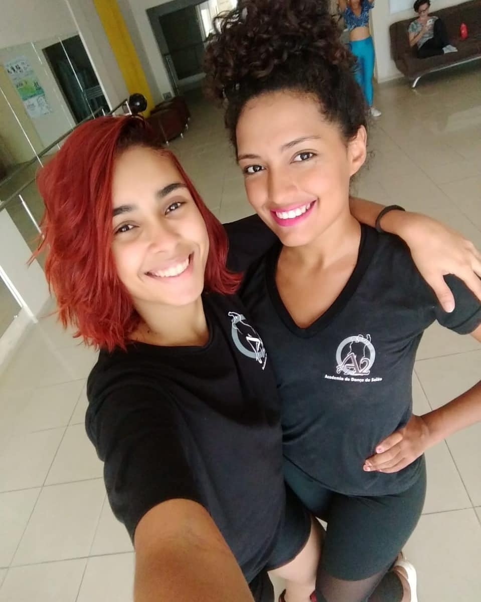 Antes de iniciar uma aula de Salsa, com a Babi Marinho.