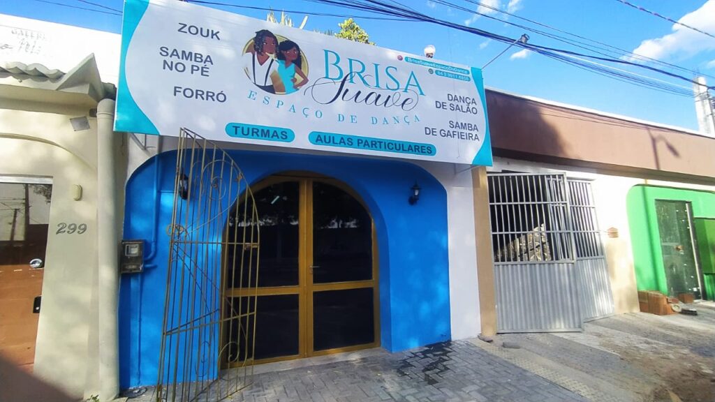 Imagem da fachada do Espaço de Dança Brisa Suave